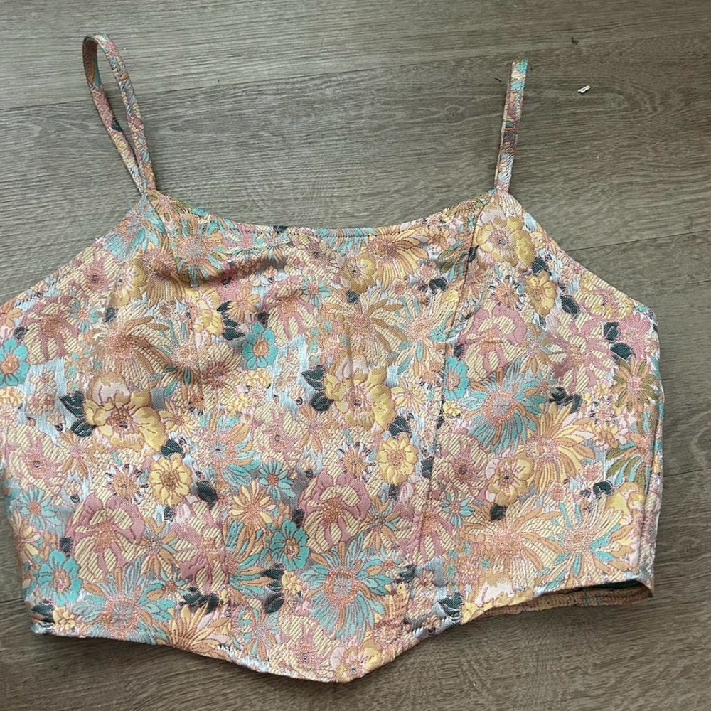Crop top